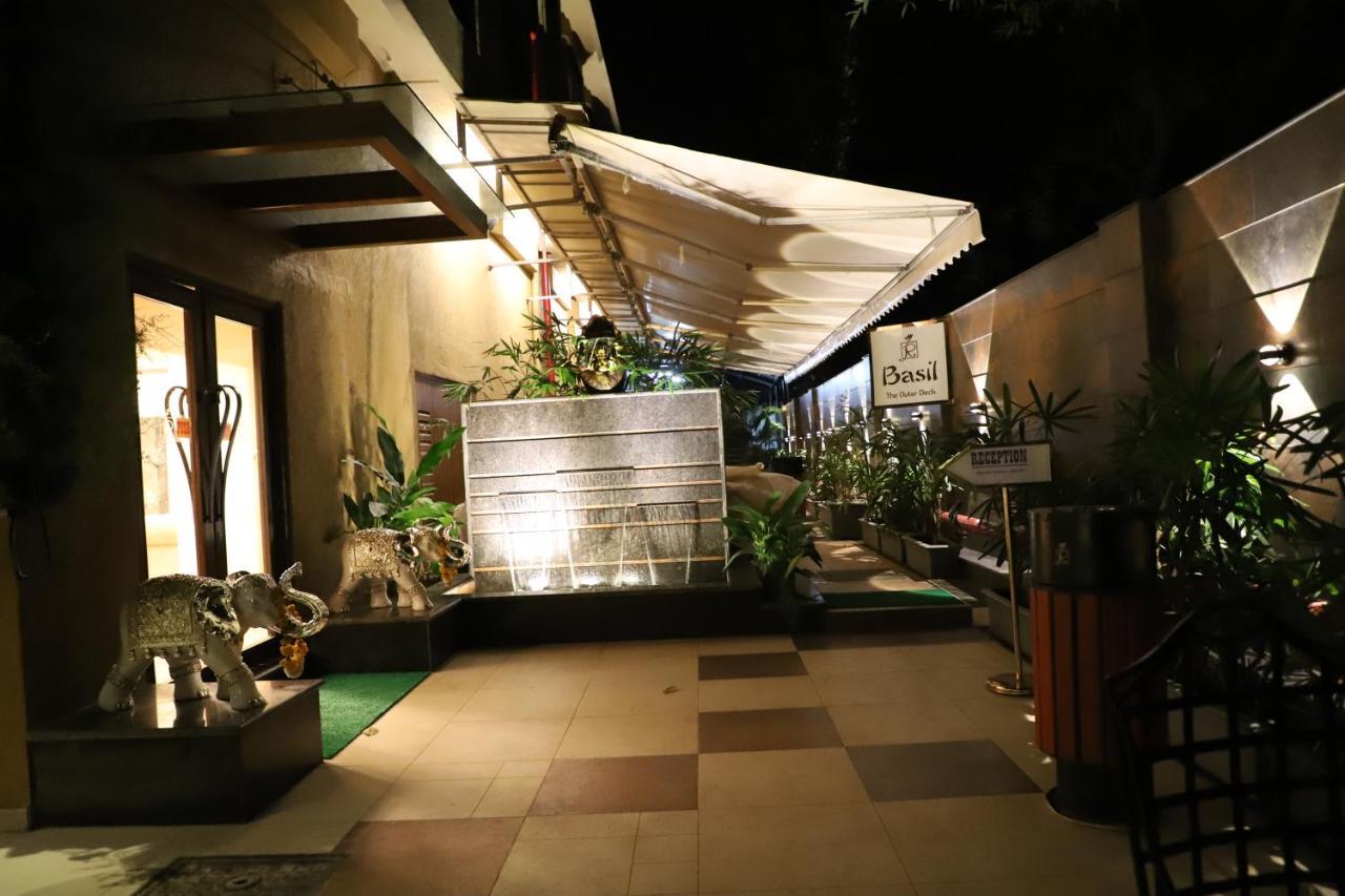 Hotel Reyansh Grand Boisar Luaran gambar