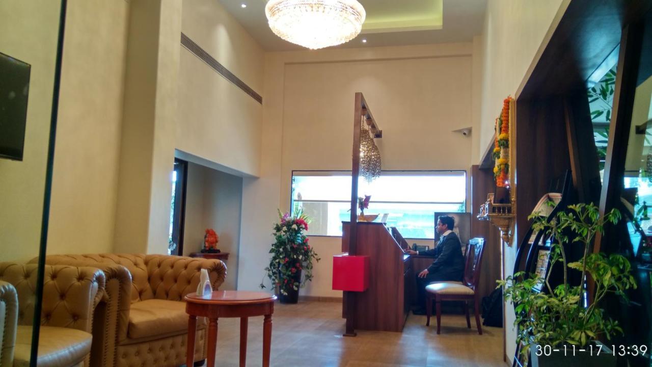Hotel Reyansh Grand Boisar Luaran gambar