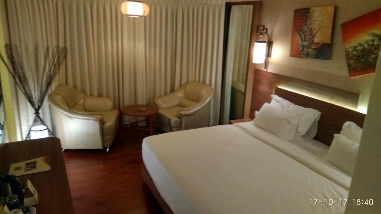 Hotel Reyansh Grand Boisar Luaran gambar