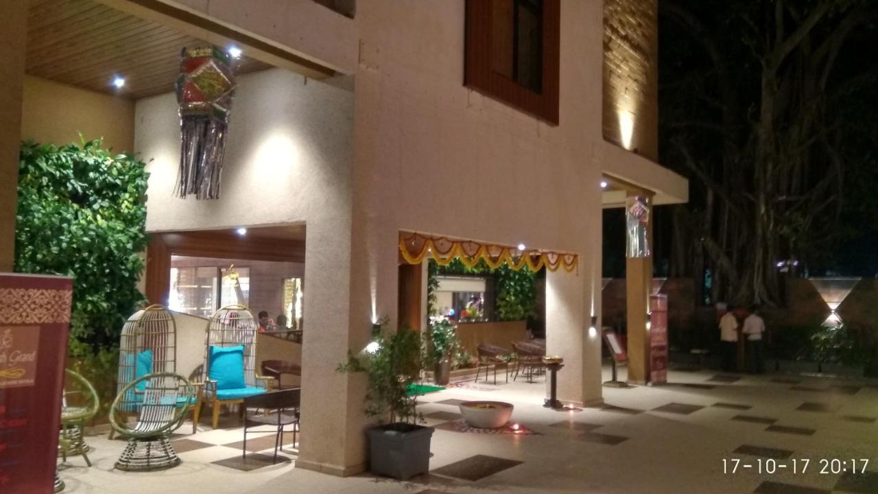 Hotel Reyansh Grand Boisar Luaran gambar