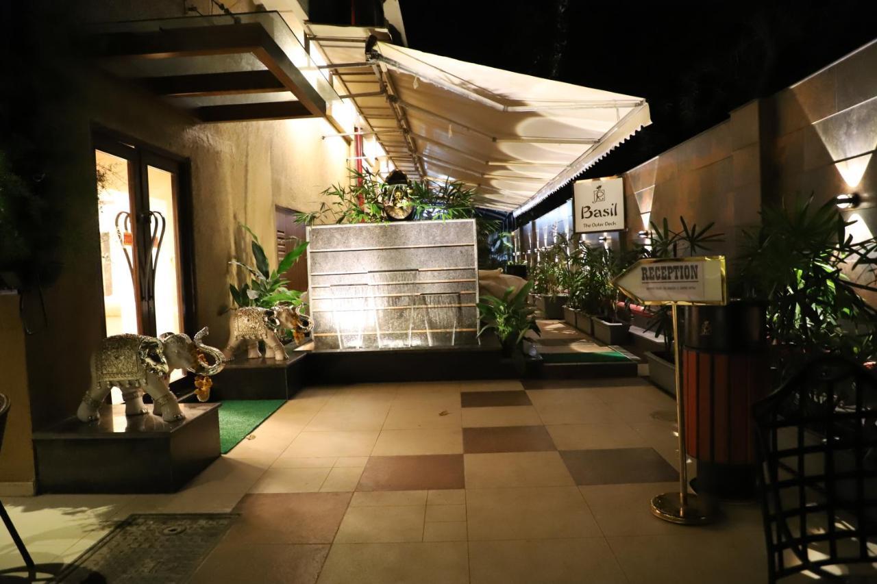 Hotel Reyansh Grand Boisar Luaran gambar
